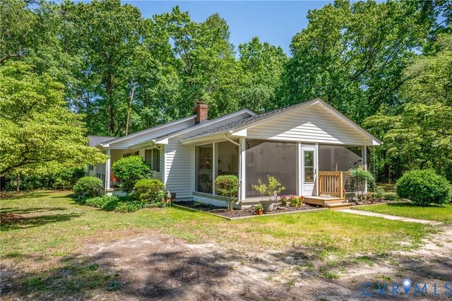 8315 King Dr, Disputanta, VA 23842