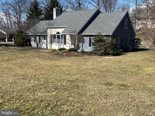 1451 NITTANY DRIVE, Chambersburg, PA 17202