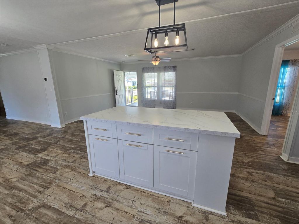 Image 11 of property listing at 14025 STAG HORN COURT, Astatula, FL 34705