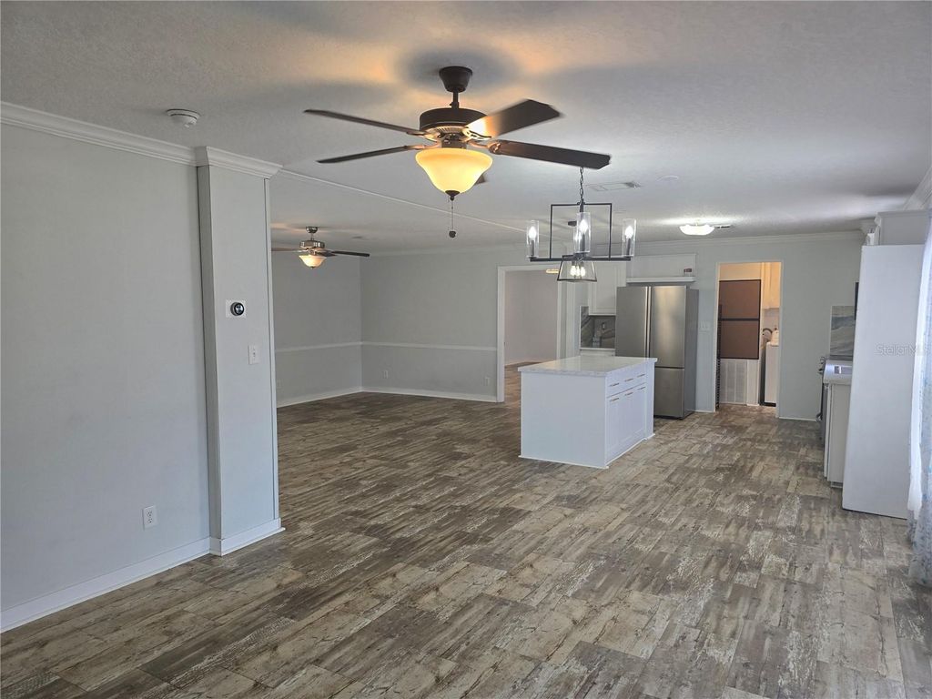 Image 14 of property listing at 14025 STAG HORN COURT, Astatula, FL 34705