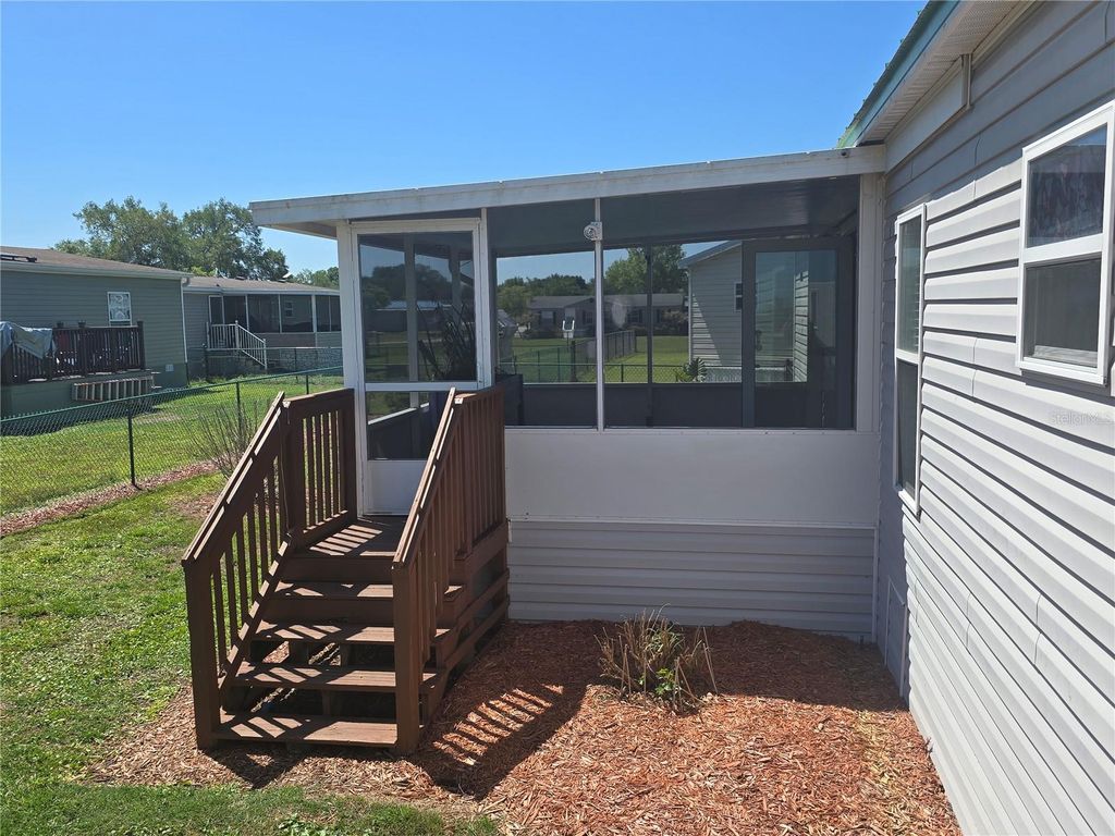 Image 20 of property listing at 14025 STAG HORN COURT, Astatula, FL 34705
