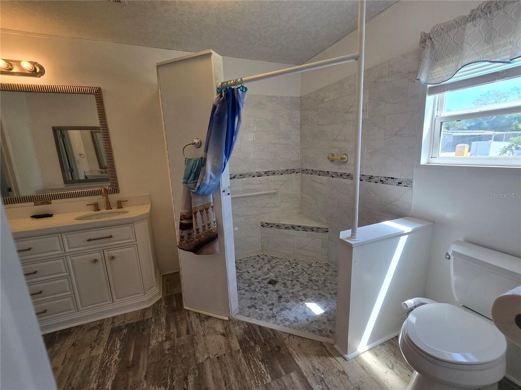 Image 26 of property listing at 14025 STAG HORN COURT, Astatula, FL 34705