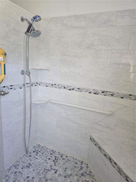 Image 27 of property listing at 14025 STAG HORN COURT, Astatula, FL 34705