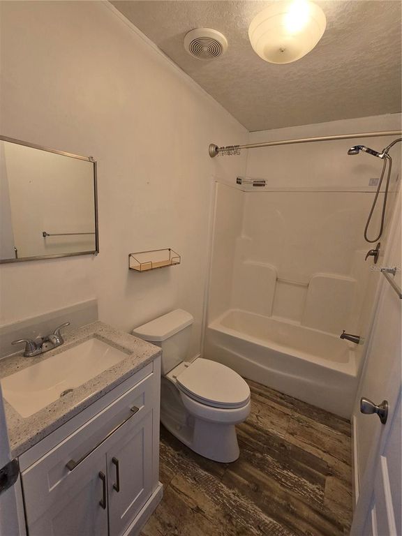 Image 32 of property listing at 14025 STAG HORN COURT, Astatula, FL 34705