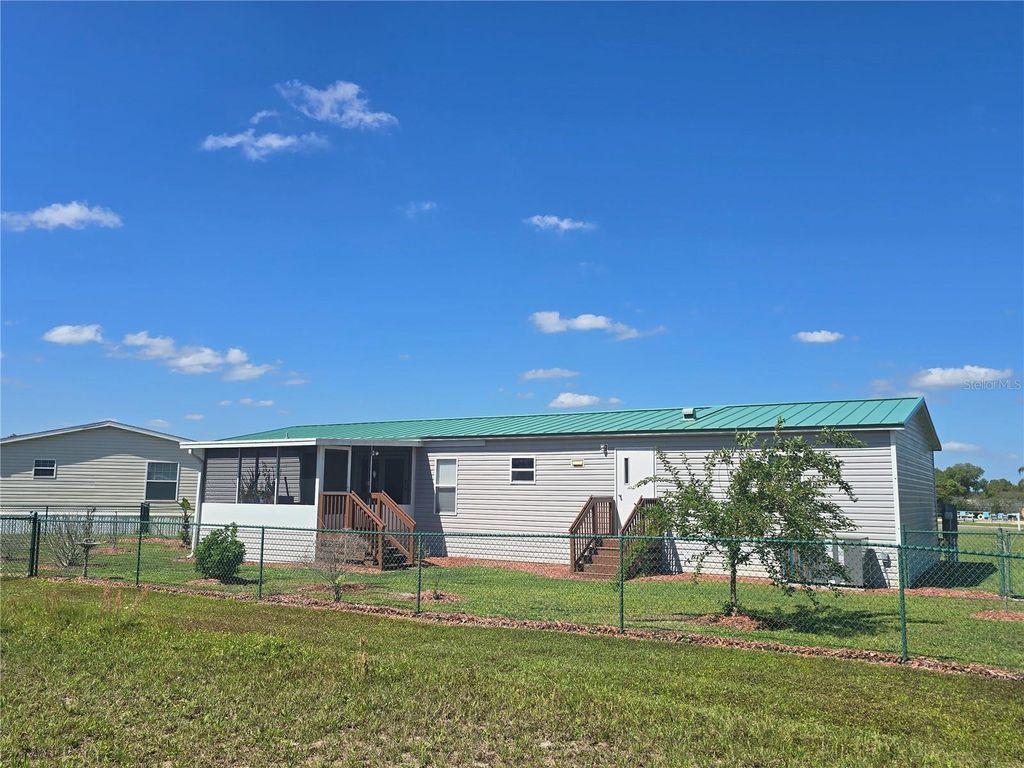 Image 37 of property listing at 14025 STAG HORN COURT, Astatula, FL 34705