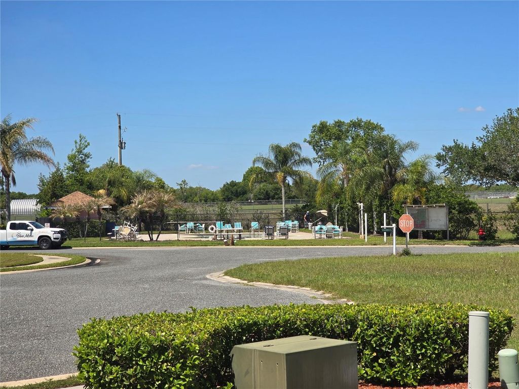 Image 39 of property listing at 14025 STAG HORN COURT, Astatula, FL 34705