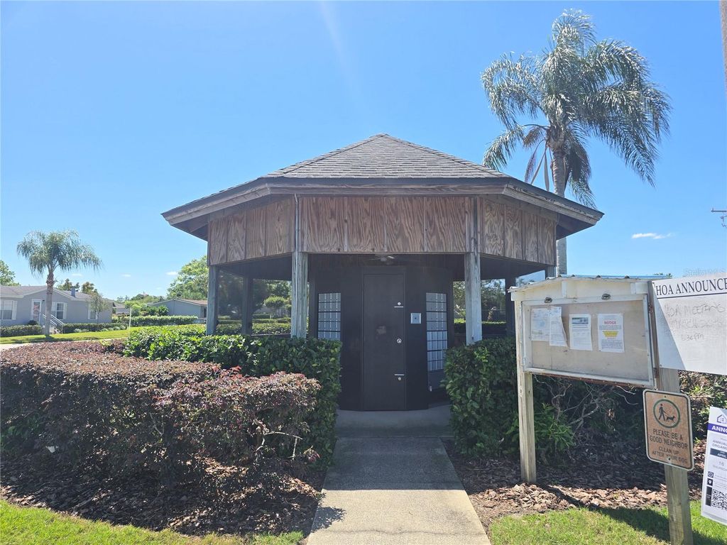 Image 41 of property listing at 14025 STAG HORN COURT, Astatula, FL 34705