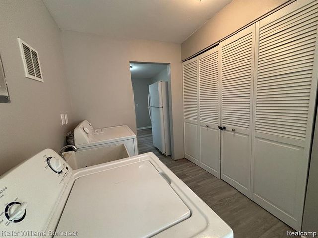 19800 Parkside Street, St. Clair Shores, MI 48080