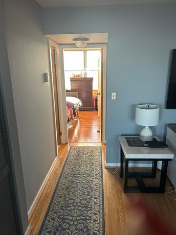 6701 S Crandon Avenue 9B, Chicago, IL 60649