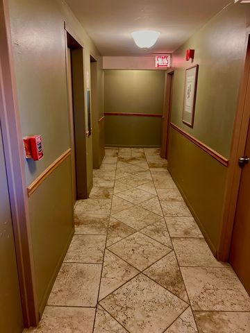 6701 S Crandon Avenue 9B, Chicago, IL 60649