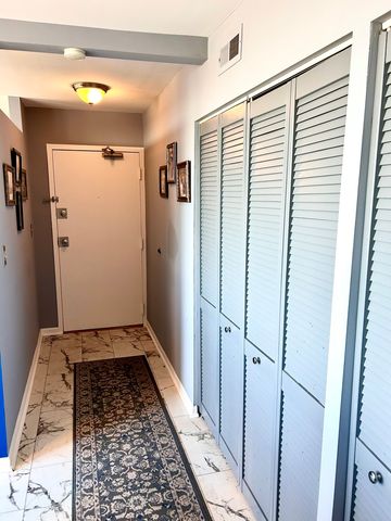 6701 S Crandon Avenue 9B, Chicago, IL 60649