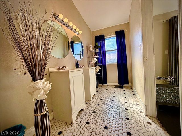 2033 Riderwood Avenue, North Las Vegas, NV 89032