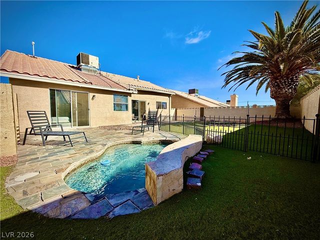 2033 Riderwood Avenue, North Las Vegas, NV 89032