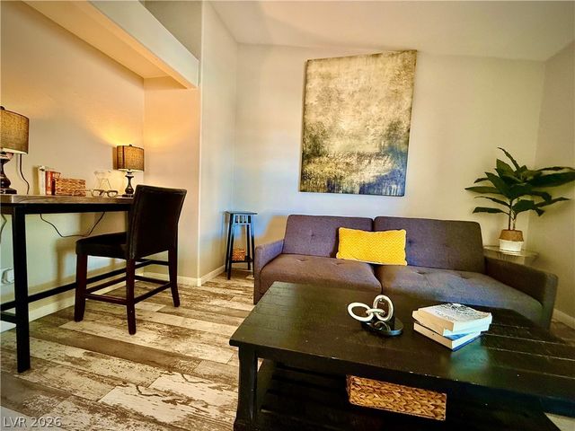 2033 Riderwood Avenue, North Las Vegas, NV 89032