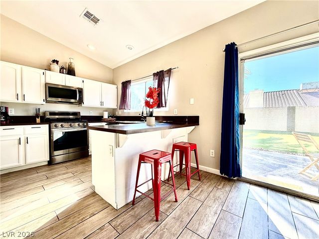 2033 Riderwood Avenue, North Las Vegas, NV 89032