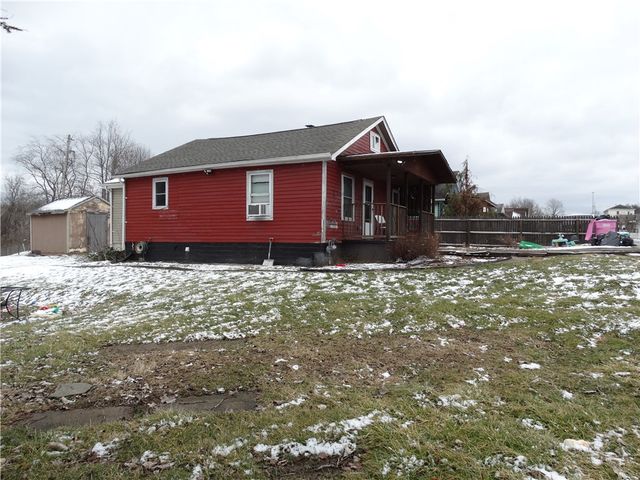 24 Hillman St, Fallowfield, PA 15314