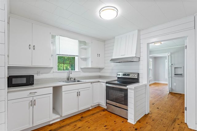 209 Moore Avenue, Walhalla, SC 29691