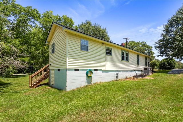 209 Moore Avenue, Walhalla, SC 29691