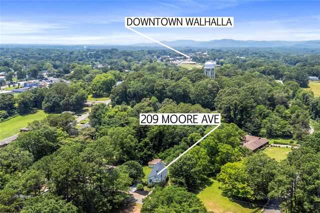 209 Moore Avenue, Walhalla, SC 29691
