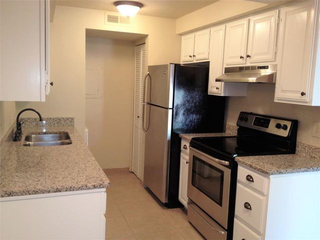 11130 N Stratford Drive 428, Oklahoma City, OK 73120