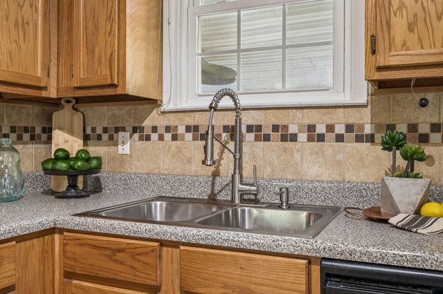 901 Vantrease Rd, Madison, TN 37115