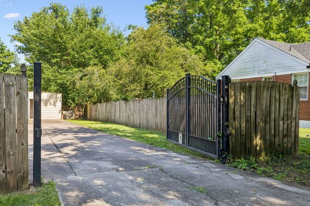 901 Vantrease Rd, Madison, TN 37115