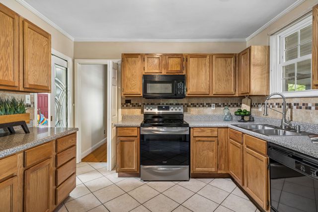 901 Vantrease Rd, Madison, TN 37115