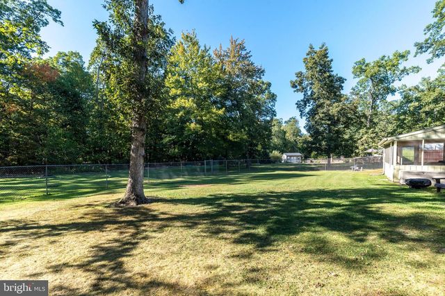 2338 BEDMINSTER RD, Perkasie, PA 18944