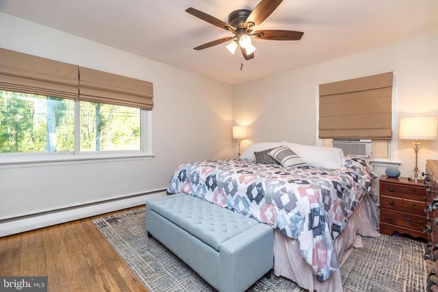 2338 BEDMINSTER RD, Perkasie, PA 18944