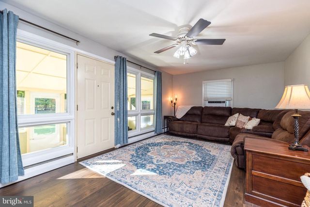 2338 BEDMINSTER RD, Perkasie, PA 18944