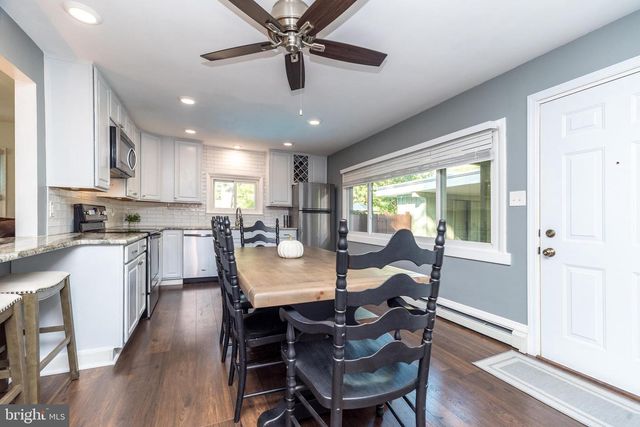 2338 BEDMINSTER RD, Perkasie, PA 18944