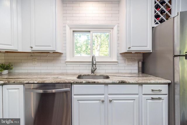 2338 BEDMINSTER RD, Perkasie, PA 18944