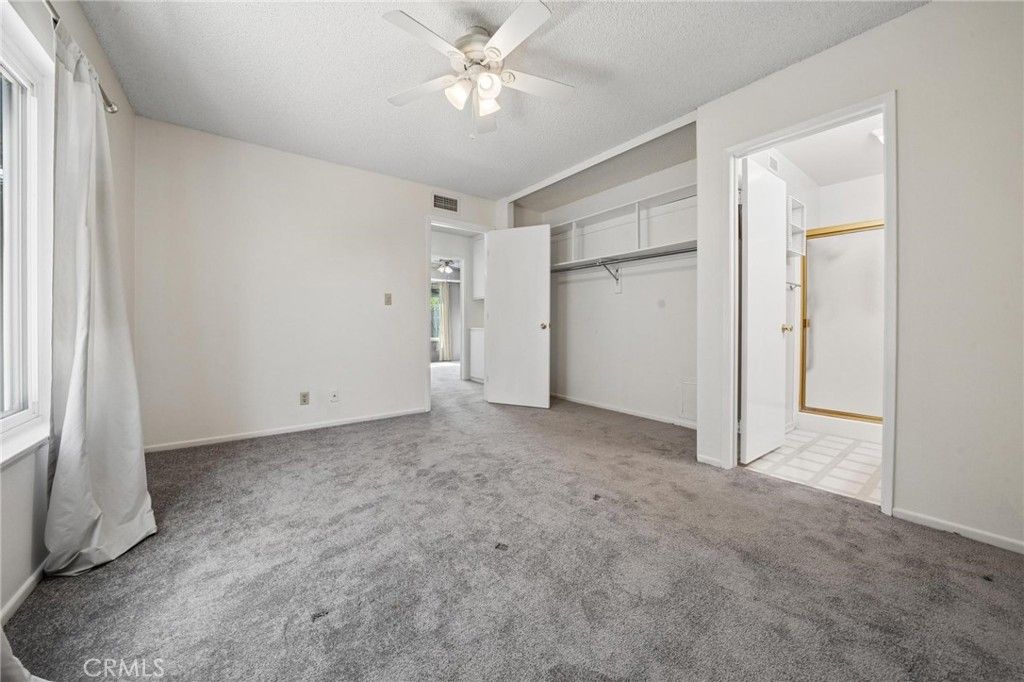 Image 12 of property listing at 25333 Via Dona Christa, Valencia, CA 91355