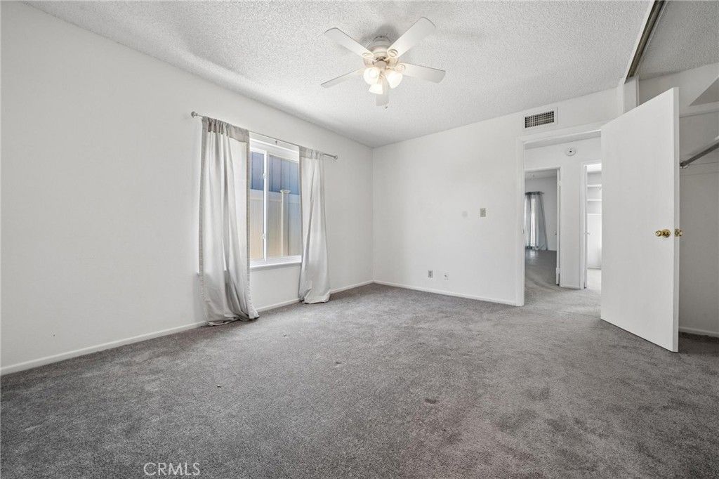 Image 13 of property listing at 25333 Via Dona Christa, Valencia, CA 91355