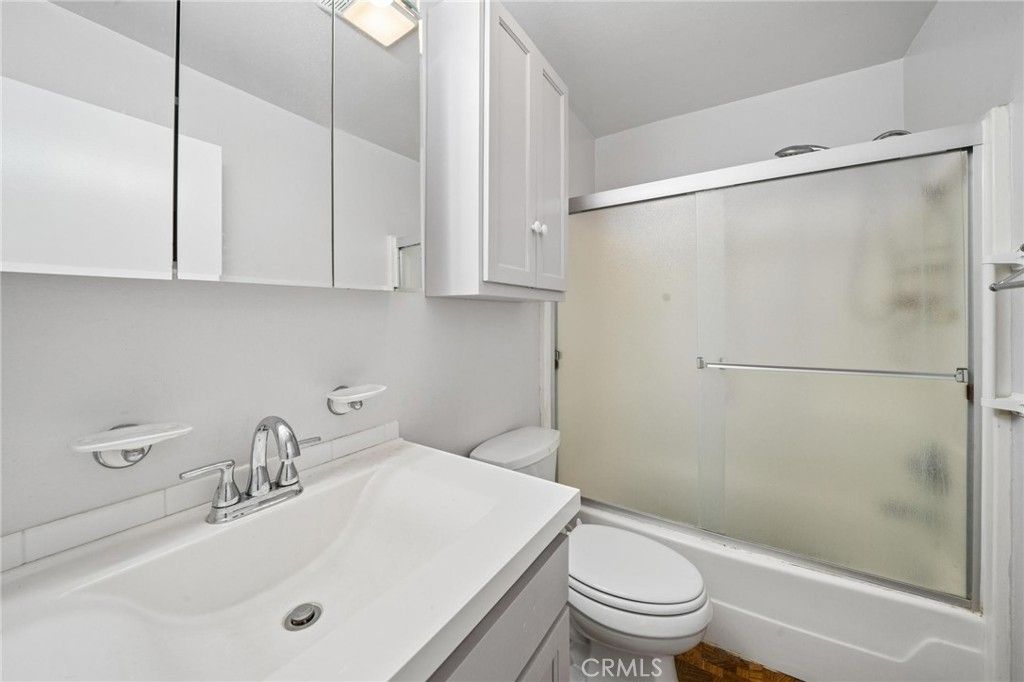 Image 19 of property listing at 25333 Via Dona Christa, Valencia, CA 91355