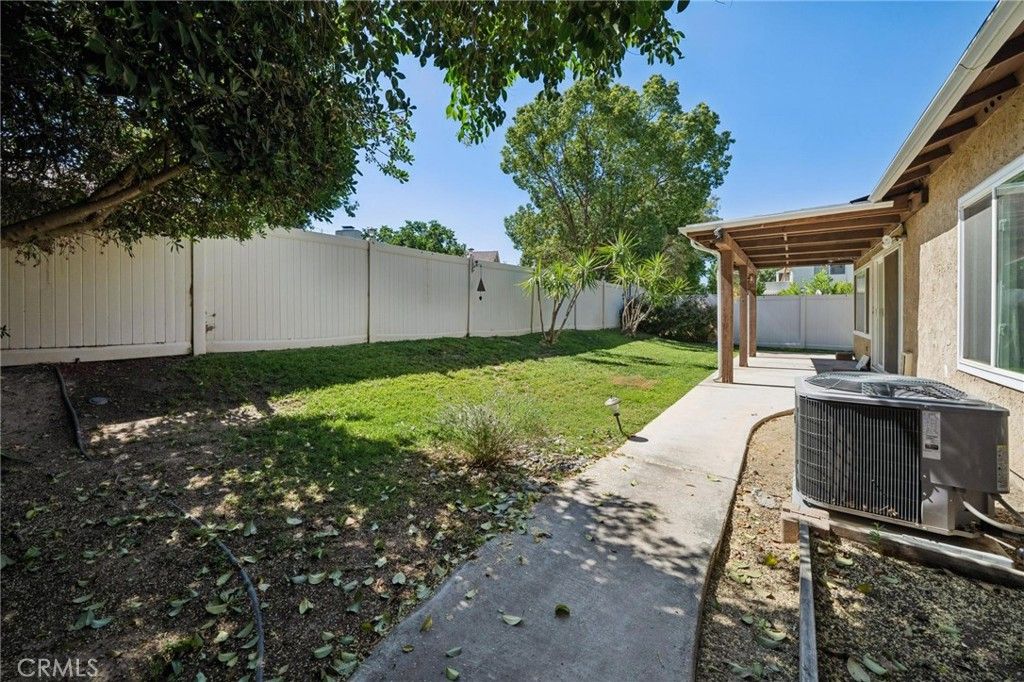 Image 20 of property listing at 25333 Via Dona Christa, Valencia, CA 91355