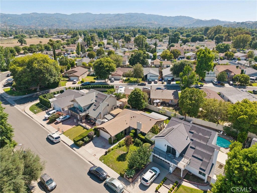 Image 27 of property listing at 25333 Via Dona Christa, Valencia, CA 91355