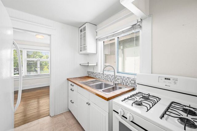 1050 Adella Avenue, Coronado, CA 92118