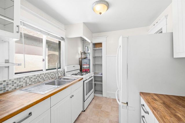 1050 Adella Avenue, Coronado, CA 92118