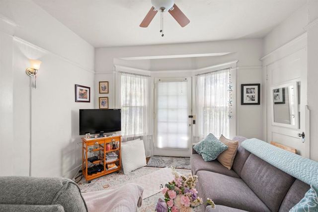 1050 Adella Avenue, Coronado, CA 92118