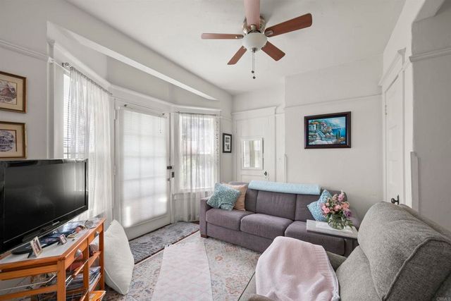 1050 Adella Avenue, Coronado, CA 92118