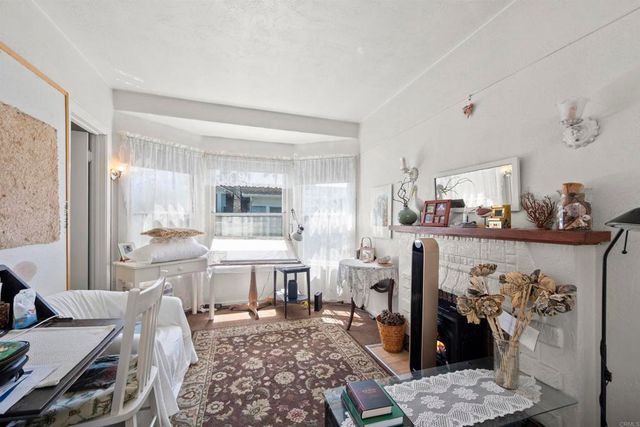 1050 Adella Avenue, Coronado, CA 92118
