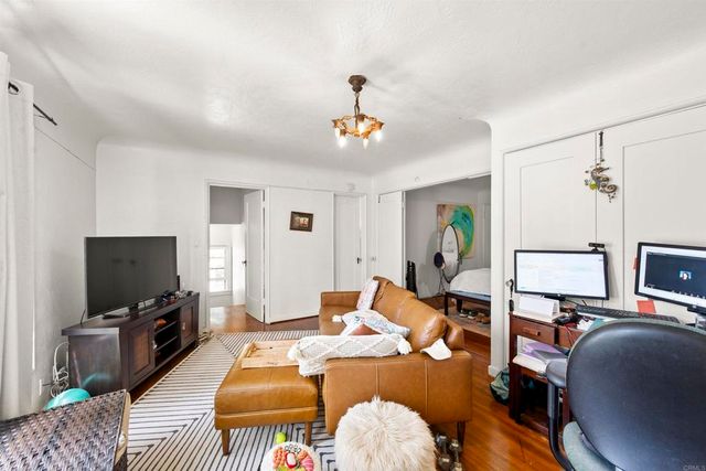 1050 Adella Avenue, Coronado, CA 92118