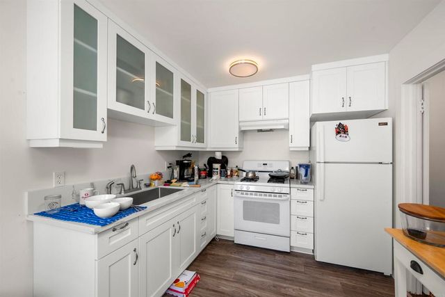 1050 Adella Avenue, Coronado, CA 92118
