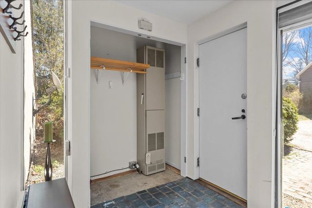 352 Colchester Ave 1, Burlington, VT 05401