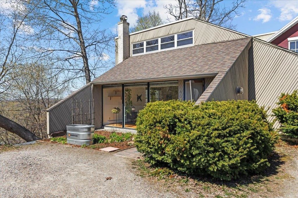 352 Colchester Ave 1, Burlington, VT 05401