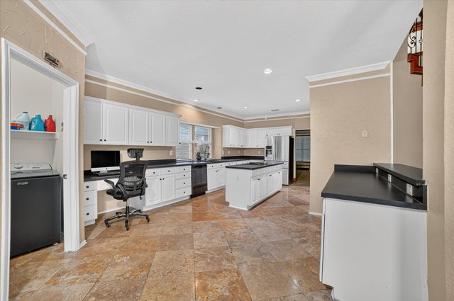 5002 Petersburg Drive, Rowlett, TX 75088