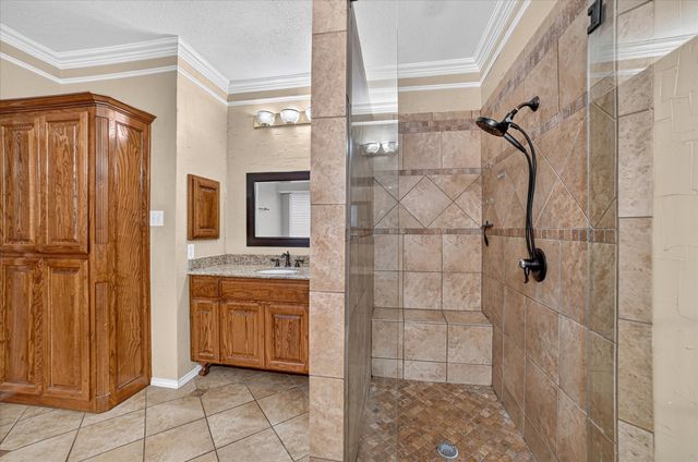 5002 Petersburg Drive, Rowlett, TX 75088