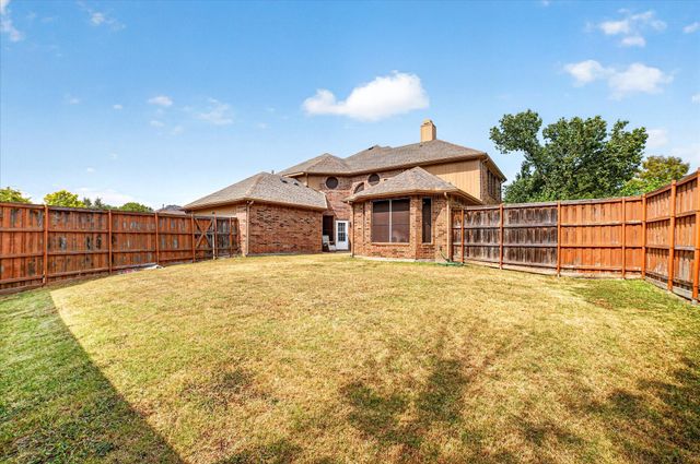5002 Petersburg Drive, Rowlett, TX 75088