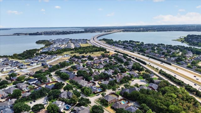 5002 Petersburg Drive, Rowlett, TX 75088